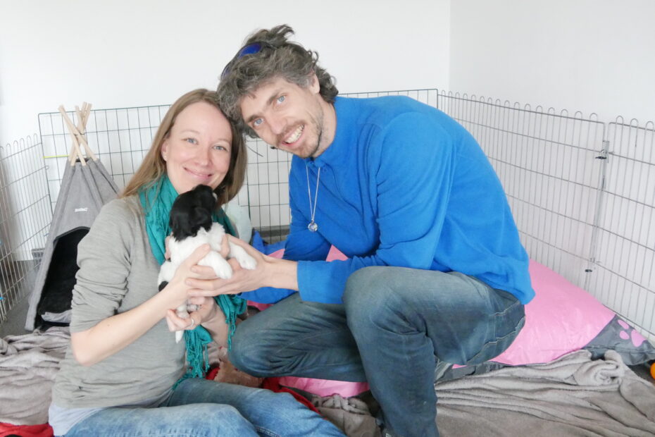 Femke de Grijs and Mathijs van der Beek with a Schapendoes puppy (she is 4 weeks)