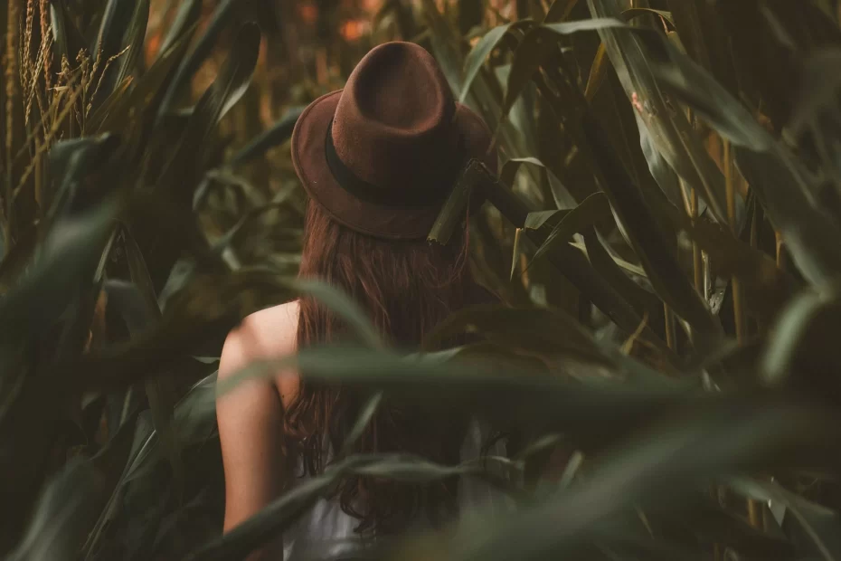 woman with hat